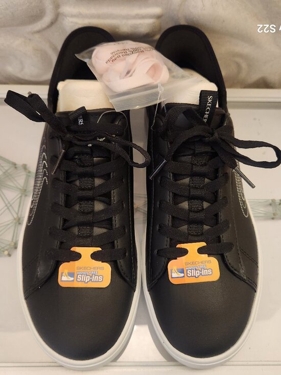Skechers Shoes - Skechers SN185008 Black Slip In Lace Up Sneakers. NWT. Size 9.5
